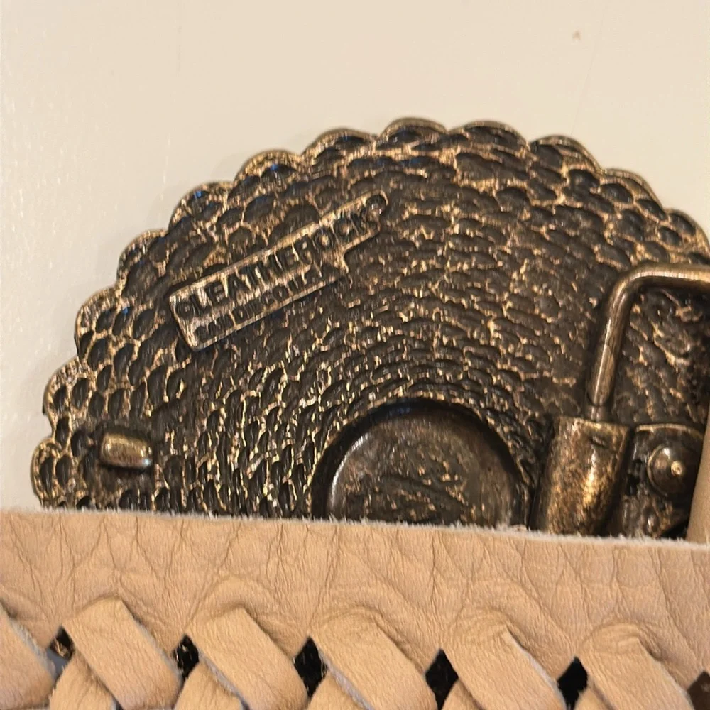 New LEATHEROCK Beaded Tan Leather Belt. Size L37.